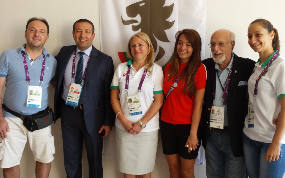 Кметът на селото на спортистите посети българския офис в Баку