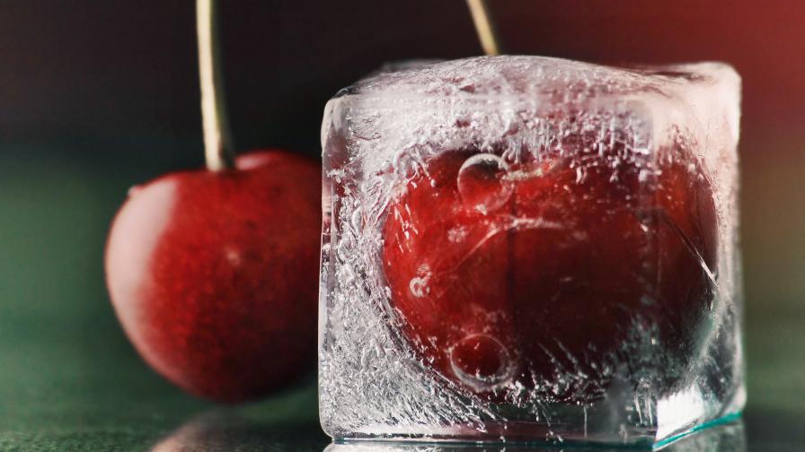 Идеи за вкусни и свежи ледени кубчета в домашни условия