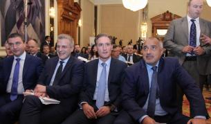 Петър Москов заедно с премиера, финансовия министър и председателя на КРИБ на форума на КРИБ