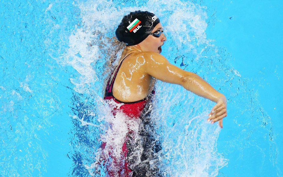 Диана Петкова се класира за полуфиналите на 50 метра свободен стил в Баку