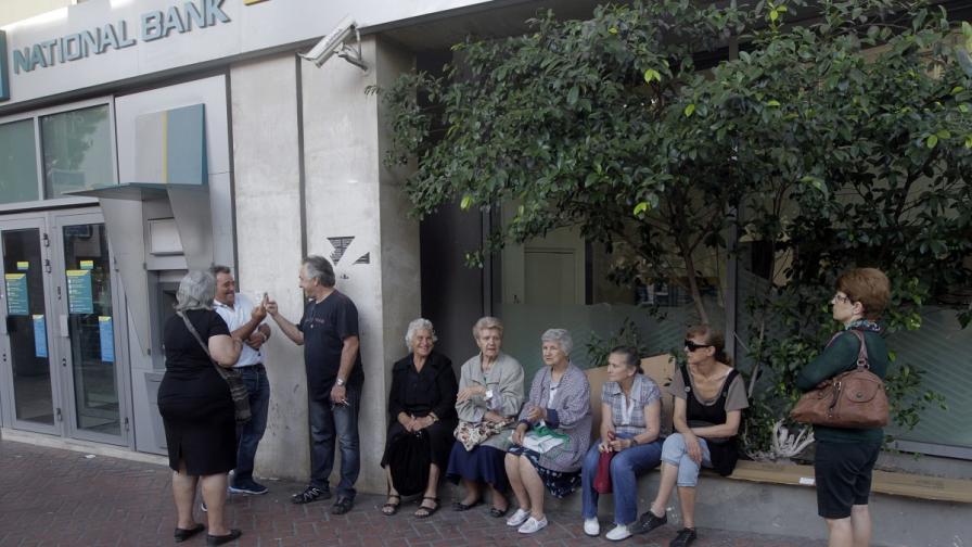 Дневният лимит за банкоматите в Гърция е 60 евро