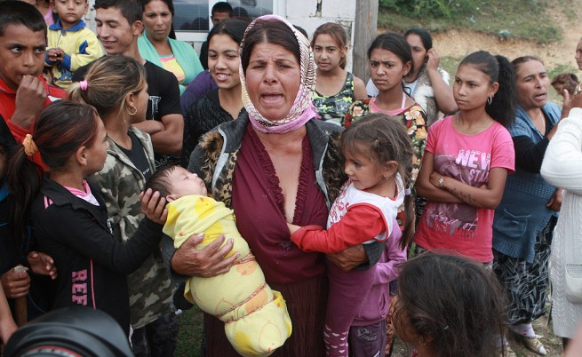 Цветелин Кънчев: Ромските булки вече обличат сари