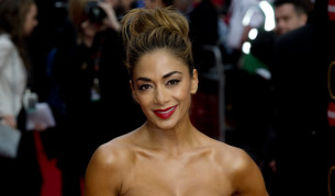 Никол Шерцингер бе заснета в обятията на млад футболист