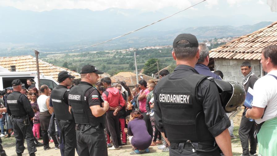 ОССЕ призова България да спре изселването на роми от Гърмен