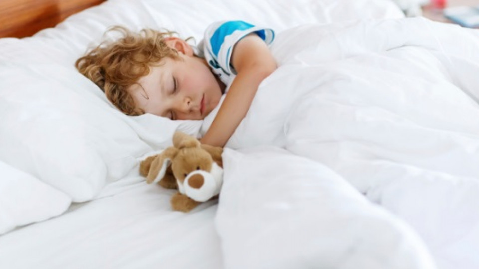 Защо децата трябва да си лягат точно в 10 вечерта?