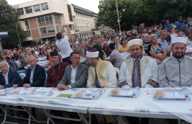 Свещеник Гарена в Кърджали: Тук се живее трудно, защото ...