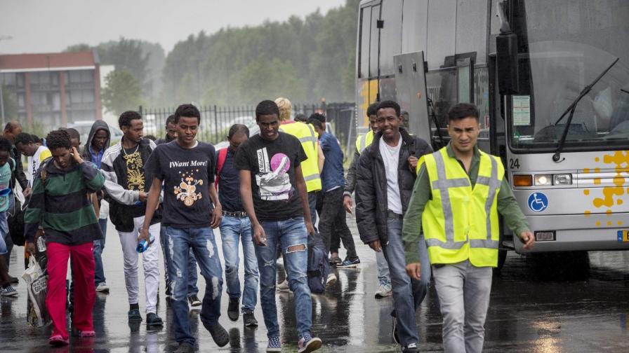 ЕС ще разсели по-малко мигранти