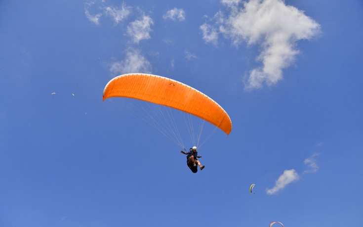 ВИДЕО: Състезание по парапланеризъм в Шумен