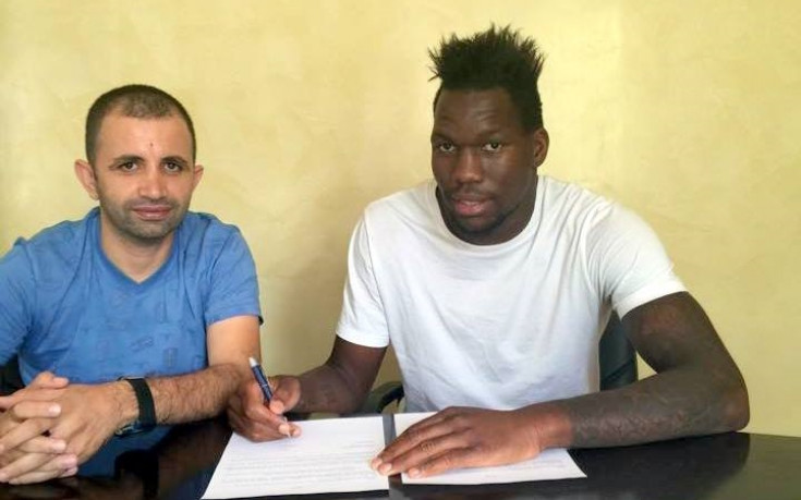 Матийо Мансе подписа за три години със Славия