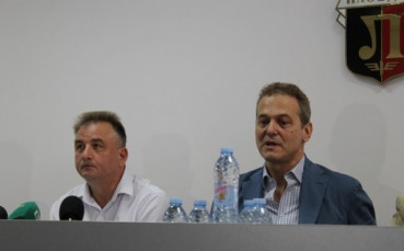 Шефът на Локо Пд откри изложба