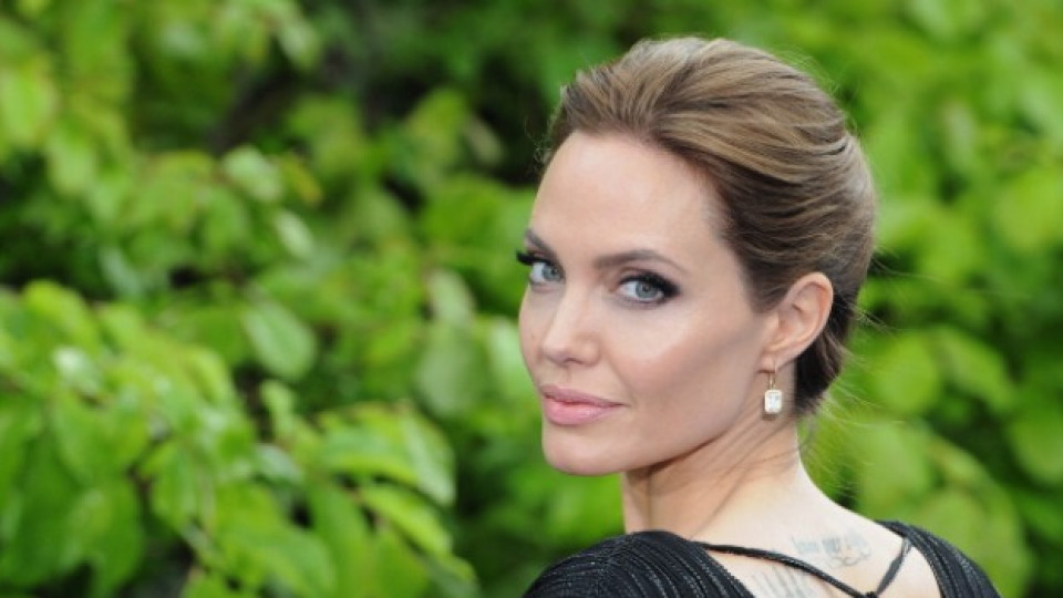 Афганистан вдъхнови Анджелина Джоли