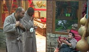 Съквартирантите разбраха, че багажът им не е унищожен