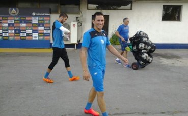 Миланов сяда на последни разговори с Левски и подписва