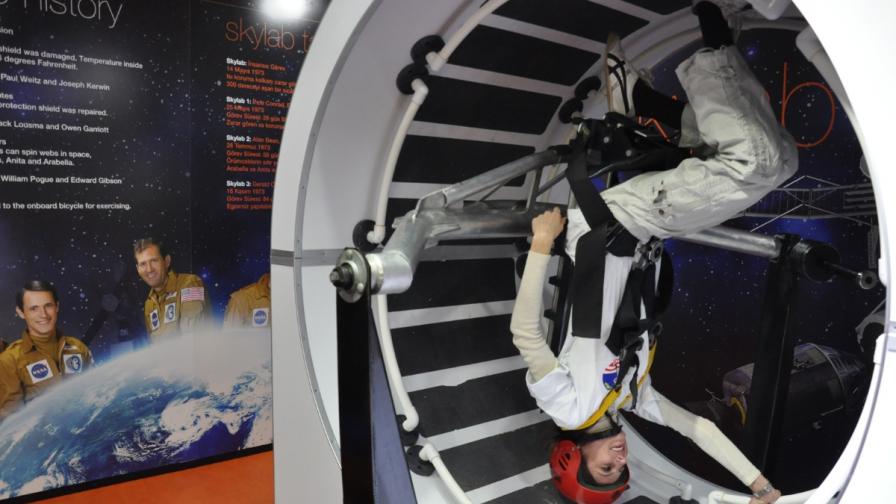 70 българчета минаха обучение в космически лагер на НАСА