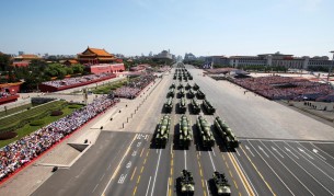 Китай показа военна мощ на пищен парад