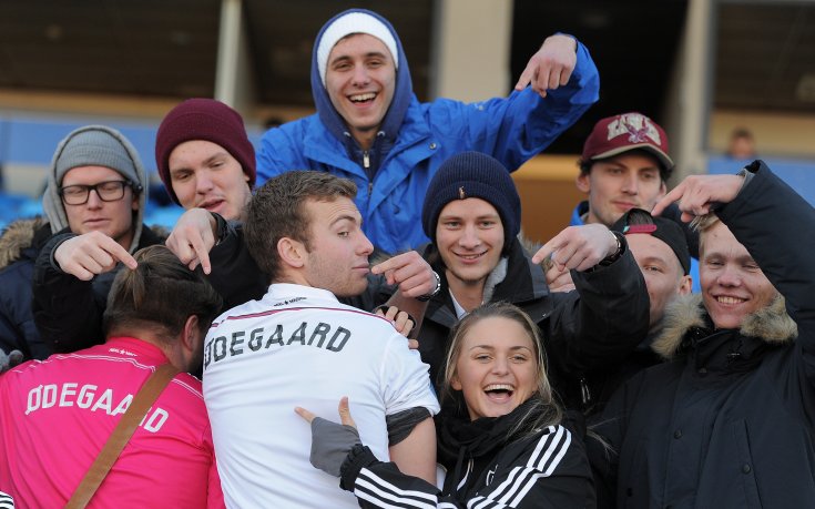 Йодегаард бие всички вкупом по продадени фланелки на Норвегия