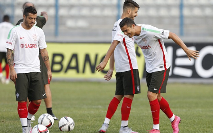 ВИДЕО: Фернандо Сантош иска колективна игра в Албания