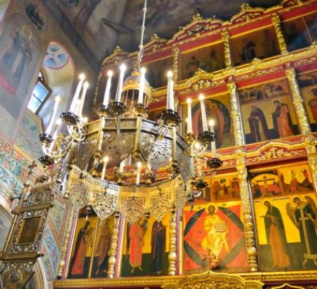 На 8 септември Православната църква отбелязва големия празник Рождество Богородично