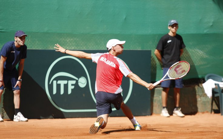 Кузманов отпадна във втория кръг на турнир от сериите 