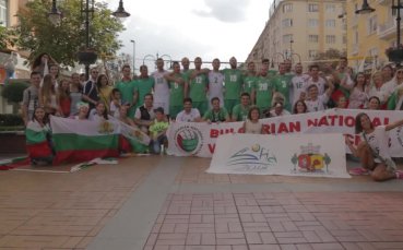 ВИДЕО: Волейболните национали смаяха минувачите в центъра на София