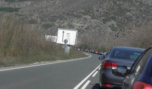 Интензивен е трафикът по основните пътища в страната