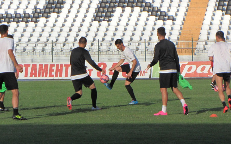 Локомотив продължава да тренира извън Пловдив