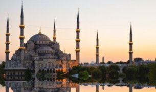 Турция отзова от Германия шестима имами, обвинени в шпионаж