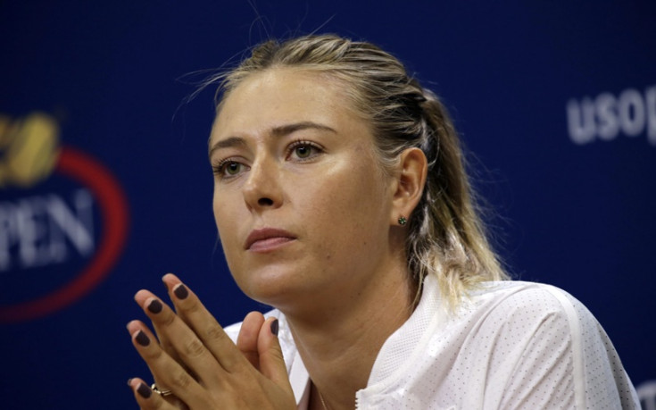 Шарапова започна с успех над Радванска в заключителния турнир на WTA