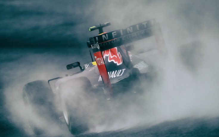 Рено даде по-мощни двигатели на Ред Бул и Торо Росо