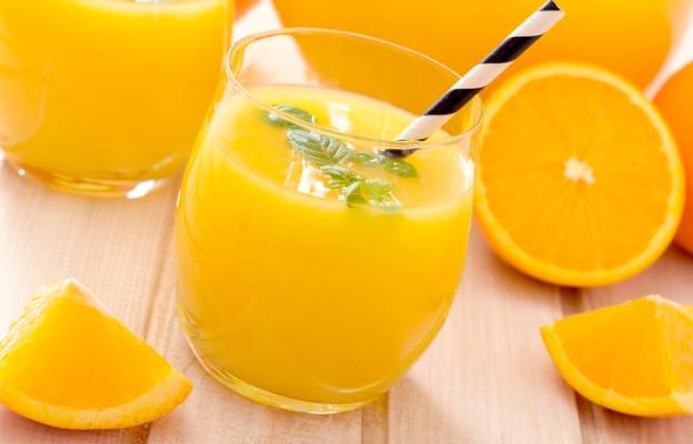 <p>Започнете деня с портокалов сок &ndash; заради цвета и витамините в него</p>