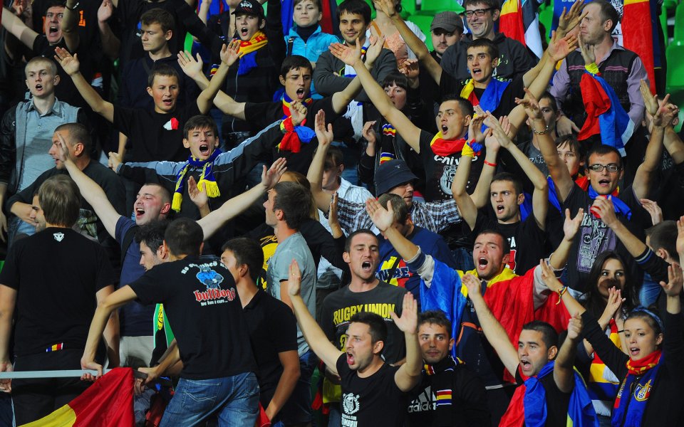 Молдовски фенове издигнали политически лозунги на мача с Русия