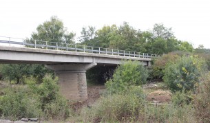 Мостът до град Средец