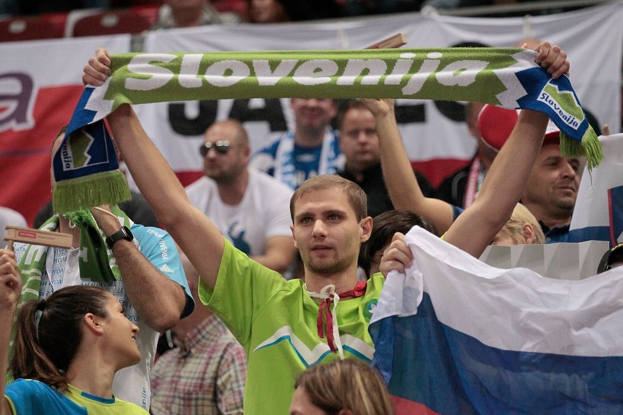 Словения фенове Полша1