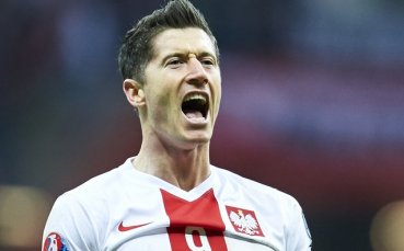 Левандовски не иска да го сравняват с Меси и Роналдо