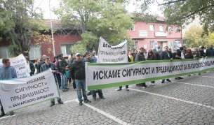 Земеделци протестираха пред министерството (видео)