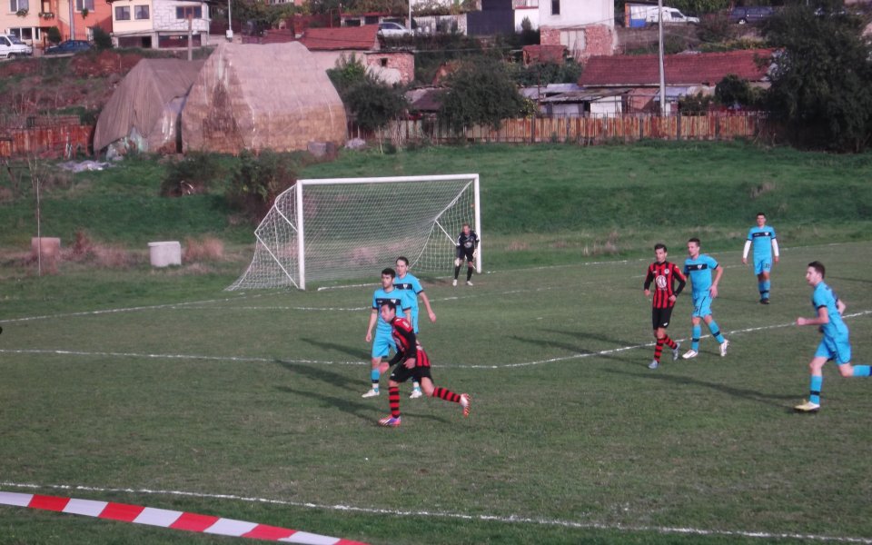 Локо Сф приема най-трудния си съперник в събота