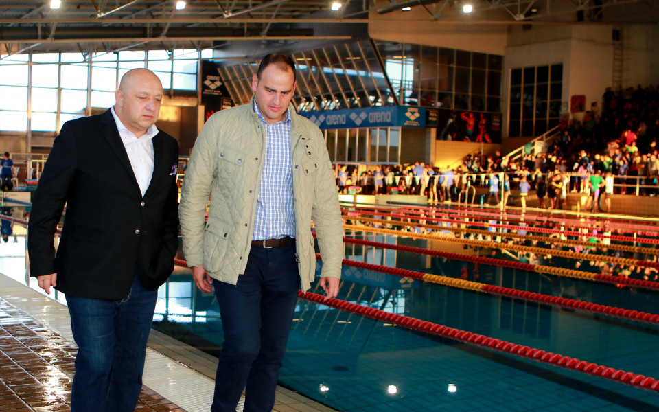 Спортният министър откри плувния турнир 