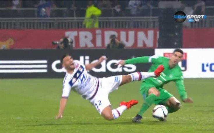 ВИДЕО: Искри още на старта на Лион - Сент Етиен