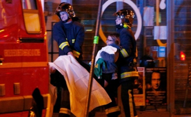 Най-малко 128 са жертвите при атаките в Париж