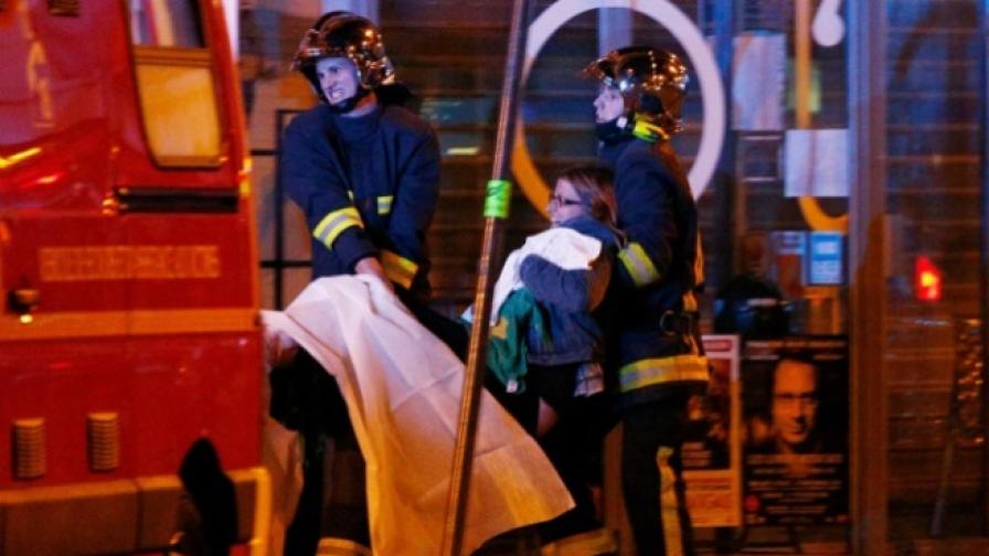 Най-малко 128 са жертвите при атаките в Париж