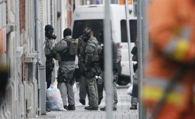 Арестуваха двама джихадисти в Брюксел, приготвили коланите на камикадзетата в Париж