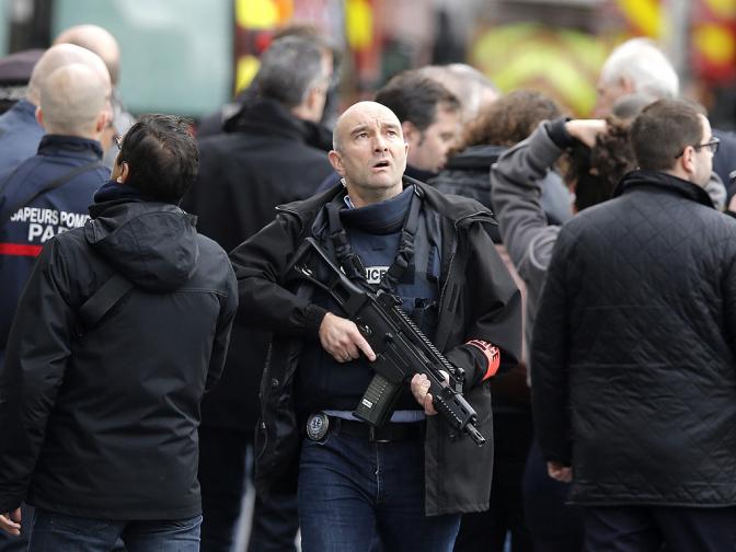 терористи арестувани Париж