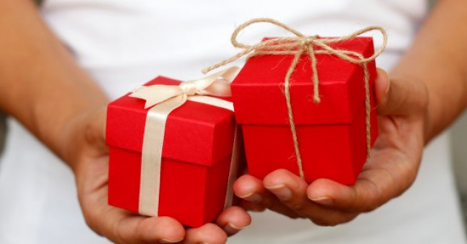 Докато даването и получаването на добре замислени подаръци най-често носи