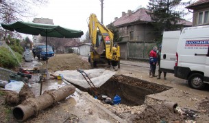 Семейства от Русе живеят в страх заради пропадащи къщи