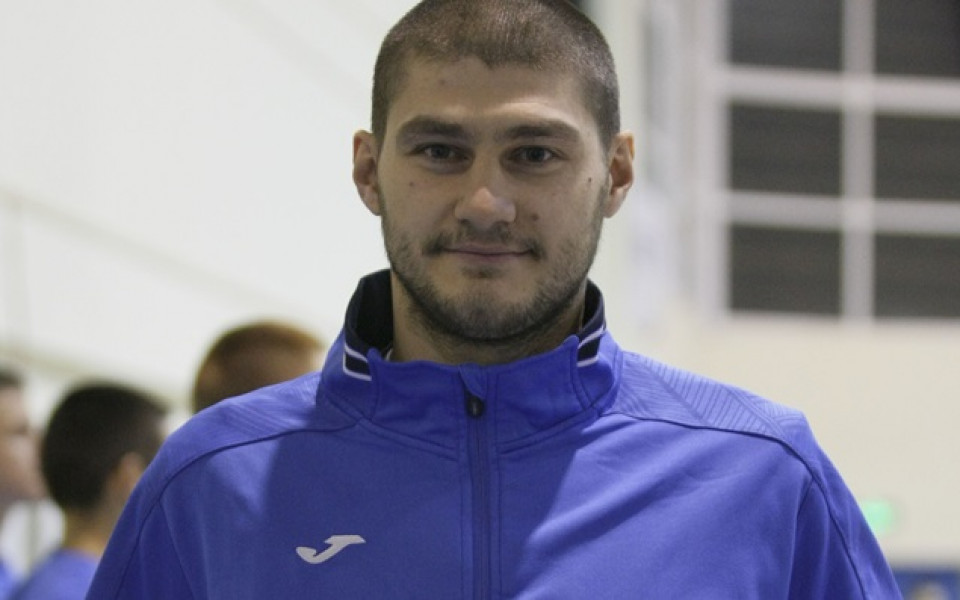 Павел Иванов с 16 точки при победа на Баиа Бланка
