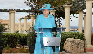 Кралица Елизабет в Малта