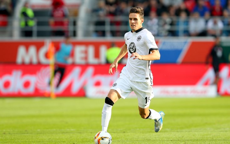 Футболист на Айнтрахт с брутална контузия на тренировка