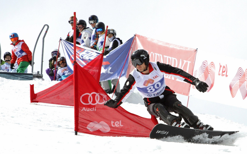 Радо Янков отпадна на осминафинал на Световната купа по сноуборд