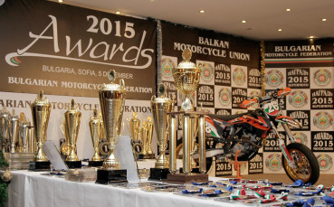 СНИМКИ: Наградиха най-заслужилите мотоциклетисти на гала вечер