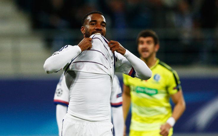 Лион ще остане без Лаказет до края на годината